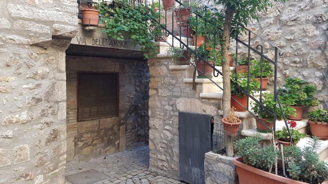 Le Casette Di Civitella La Casa Di Nonna Giulia Civitella Del Lago Eksteriør billede